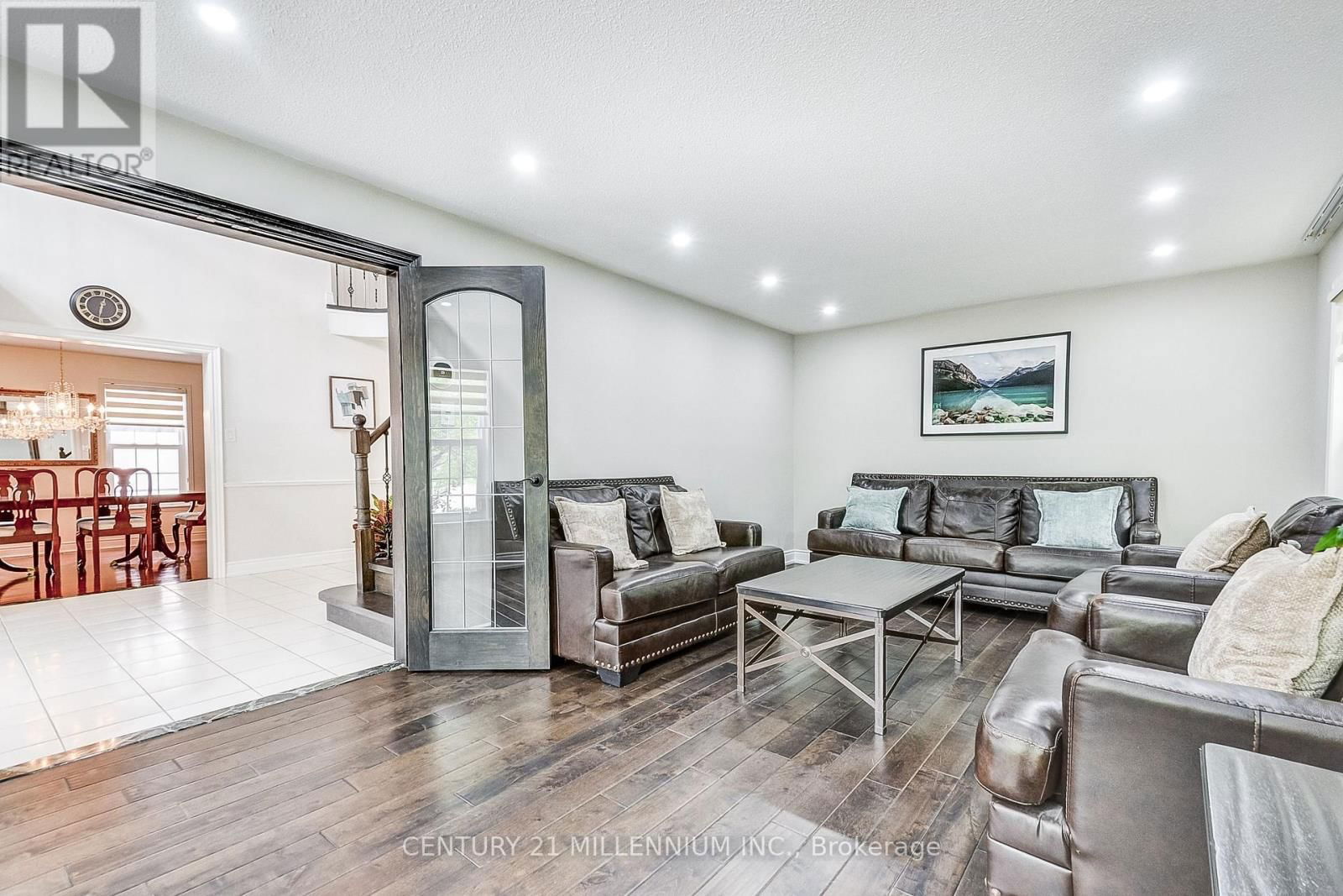 8 NEWPORT STREET Image 6