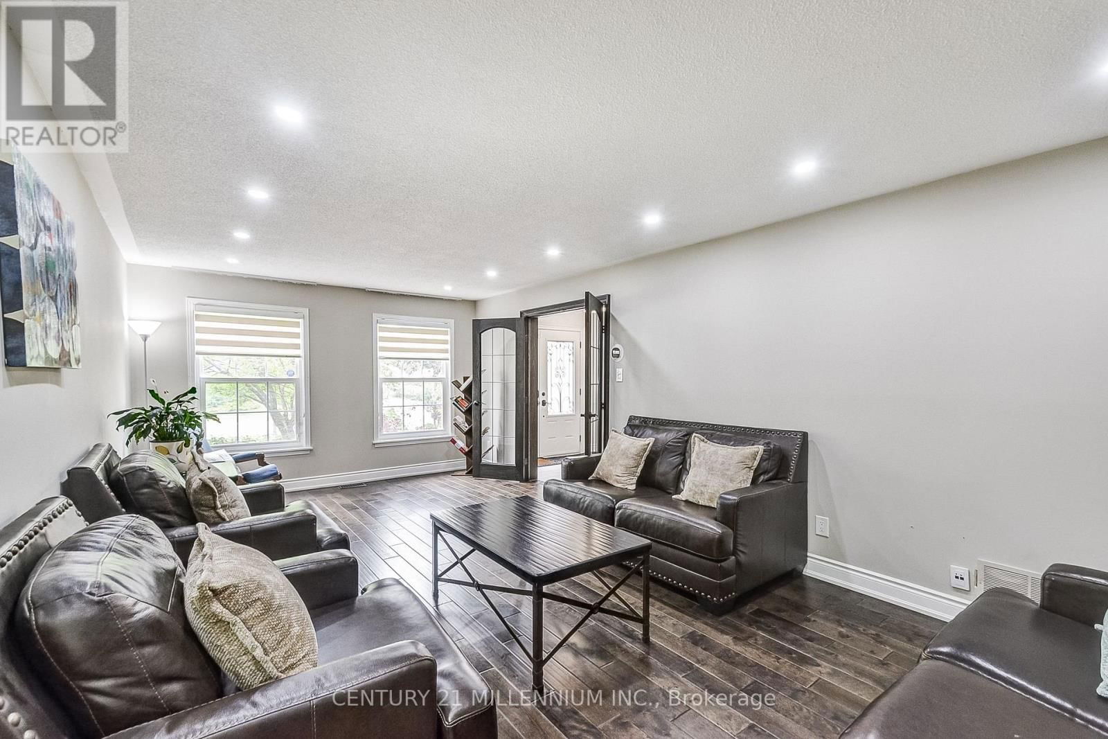 8 NEWPORT STREET Image 7