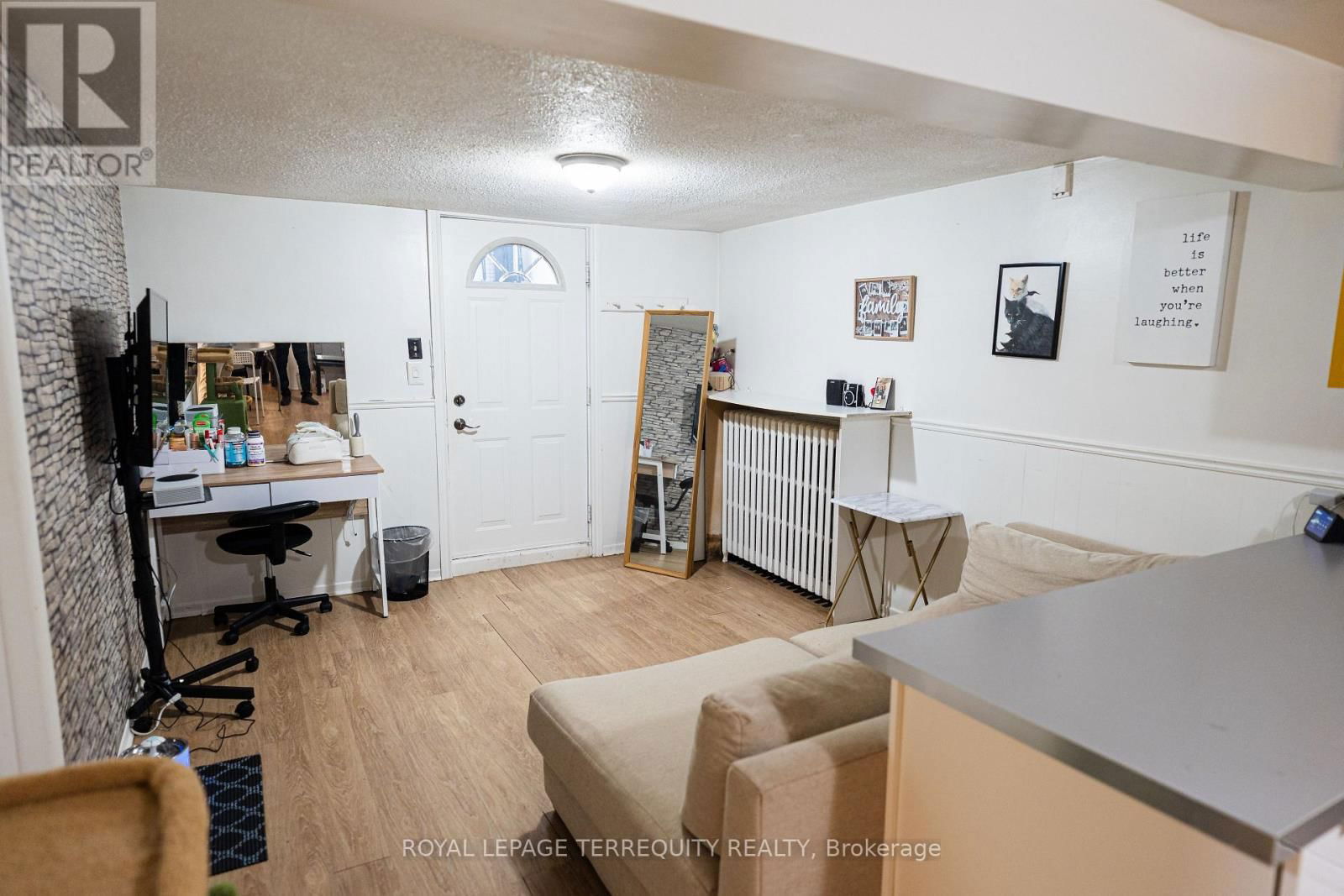 968 CASTLEFIELD AVENUE Image 16
