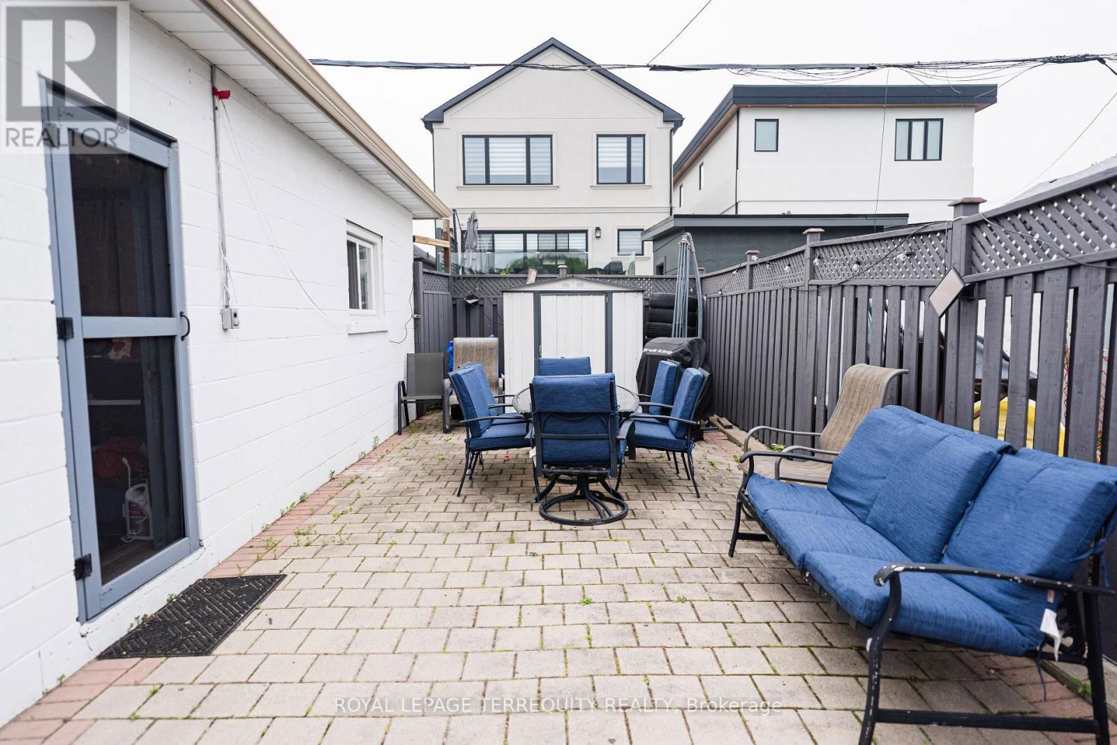 968 CASTLEFIELD AVENUE Image 21