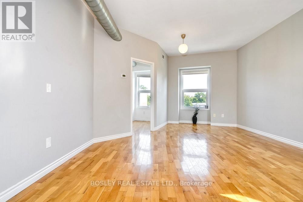 2909 DUNDAS STREET WEST Image 10