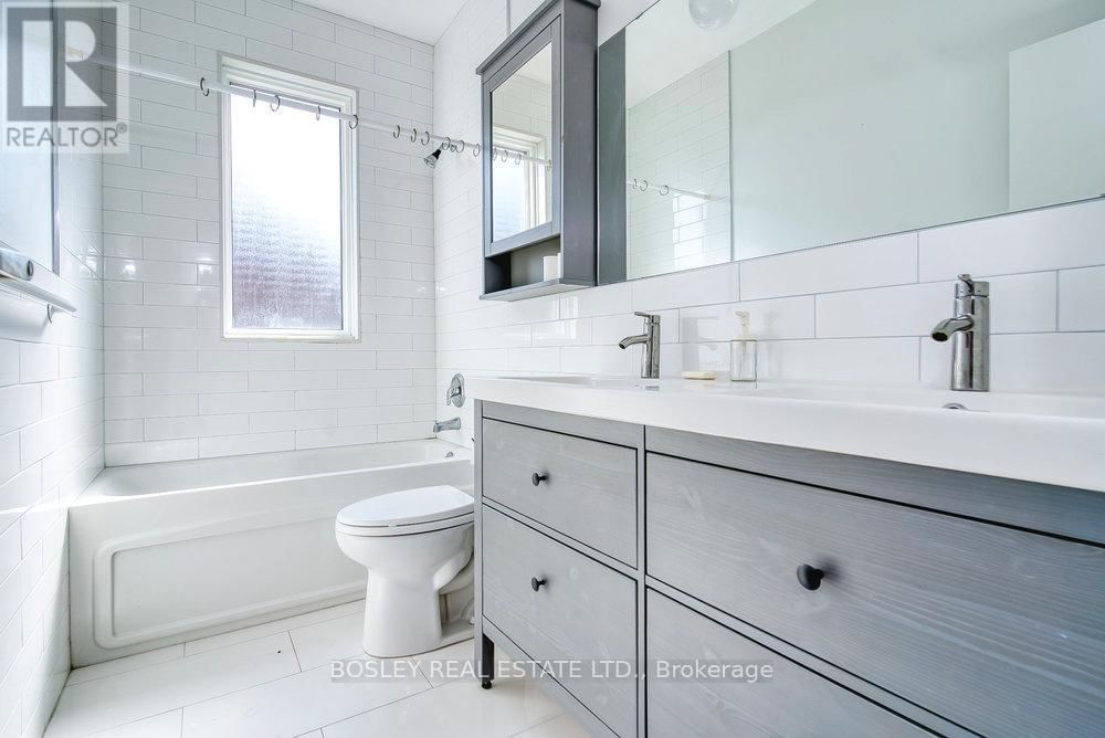 2909 DUNDAS STREET WEST Image 15
