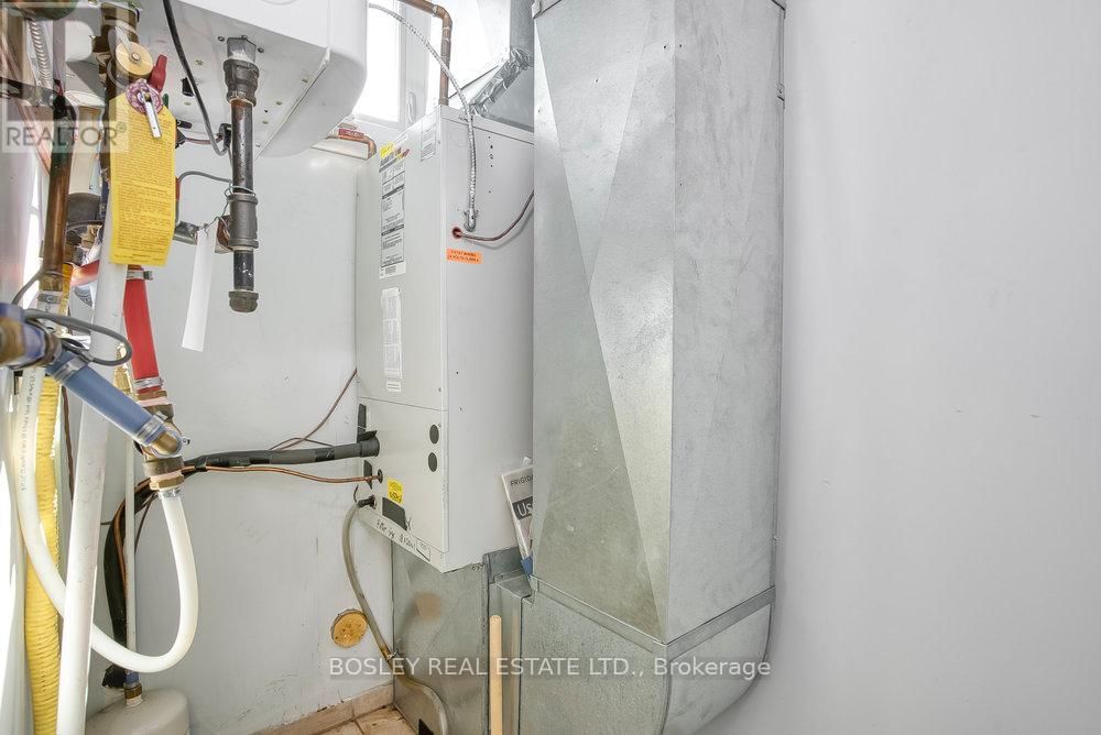 2909 DUNDAS STREET WEST Image 16