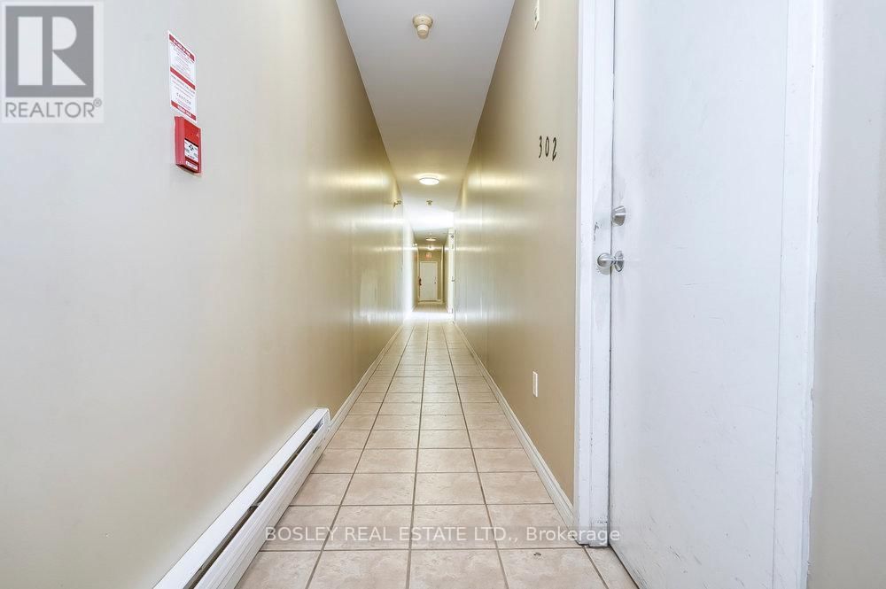 2909 DUNDAS STREET WEST Image 23