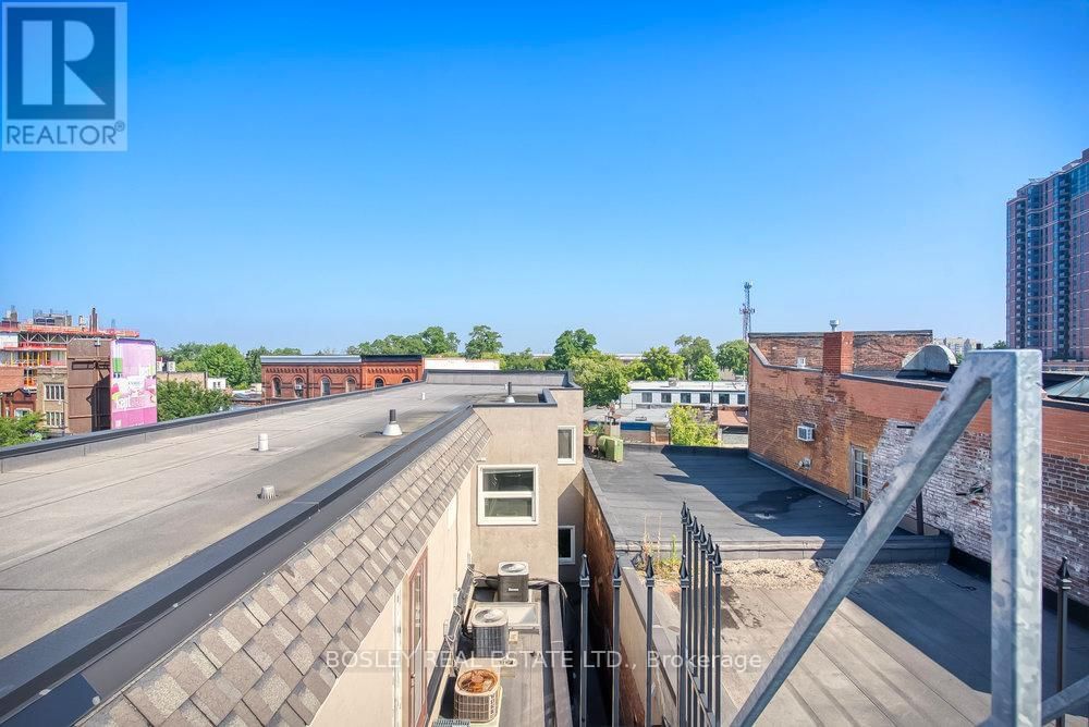 2909 DUNDAS STREET WEST Image 13