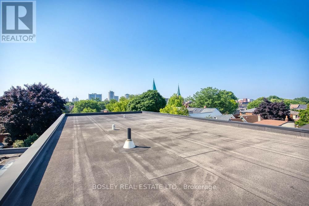 2909 DUNDAS STREET WEST Image 14