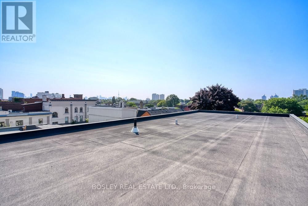 2909 DUNDAS STREET WEST Image 15
