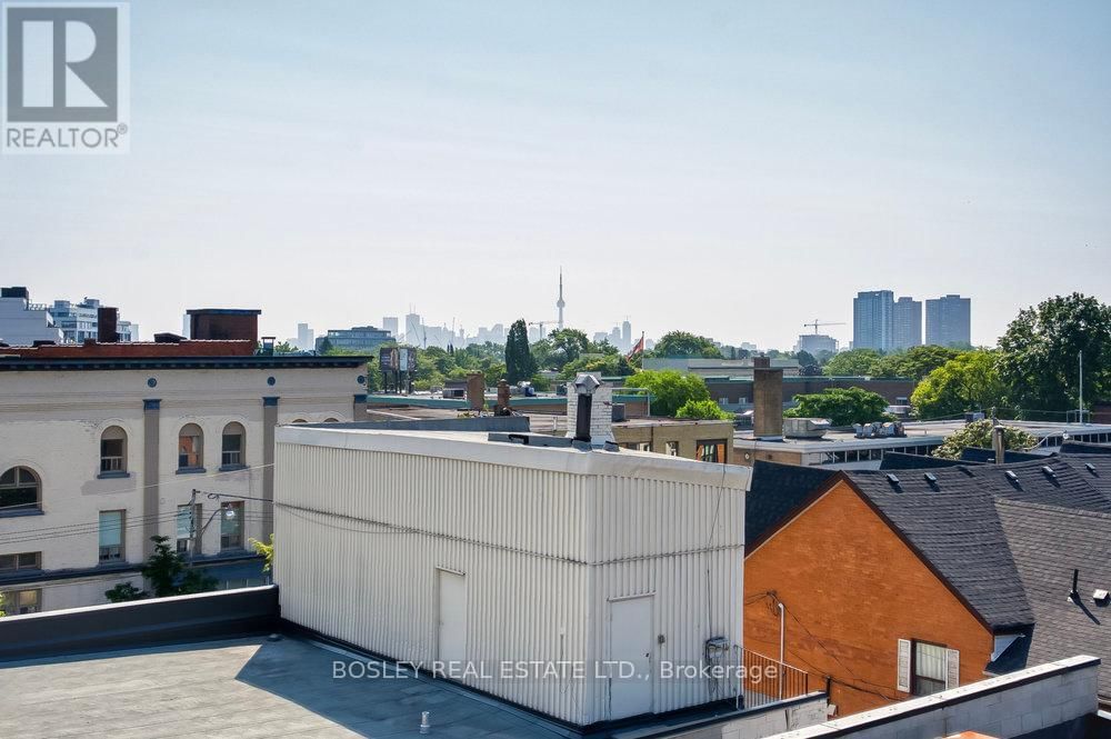 2909 DUNDAS STREET WEST Image 16