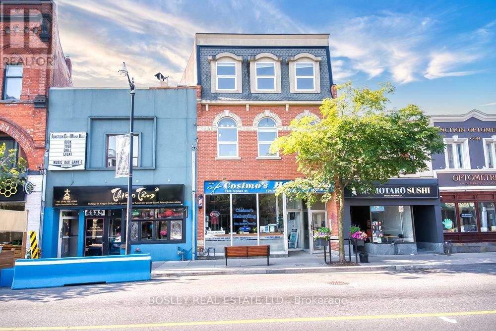 2909 DUNDAS STREET WEST Image 22