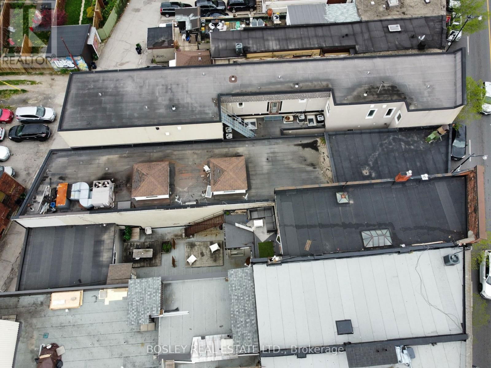2909 DUNDAS STREET WEST Image 24