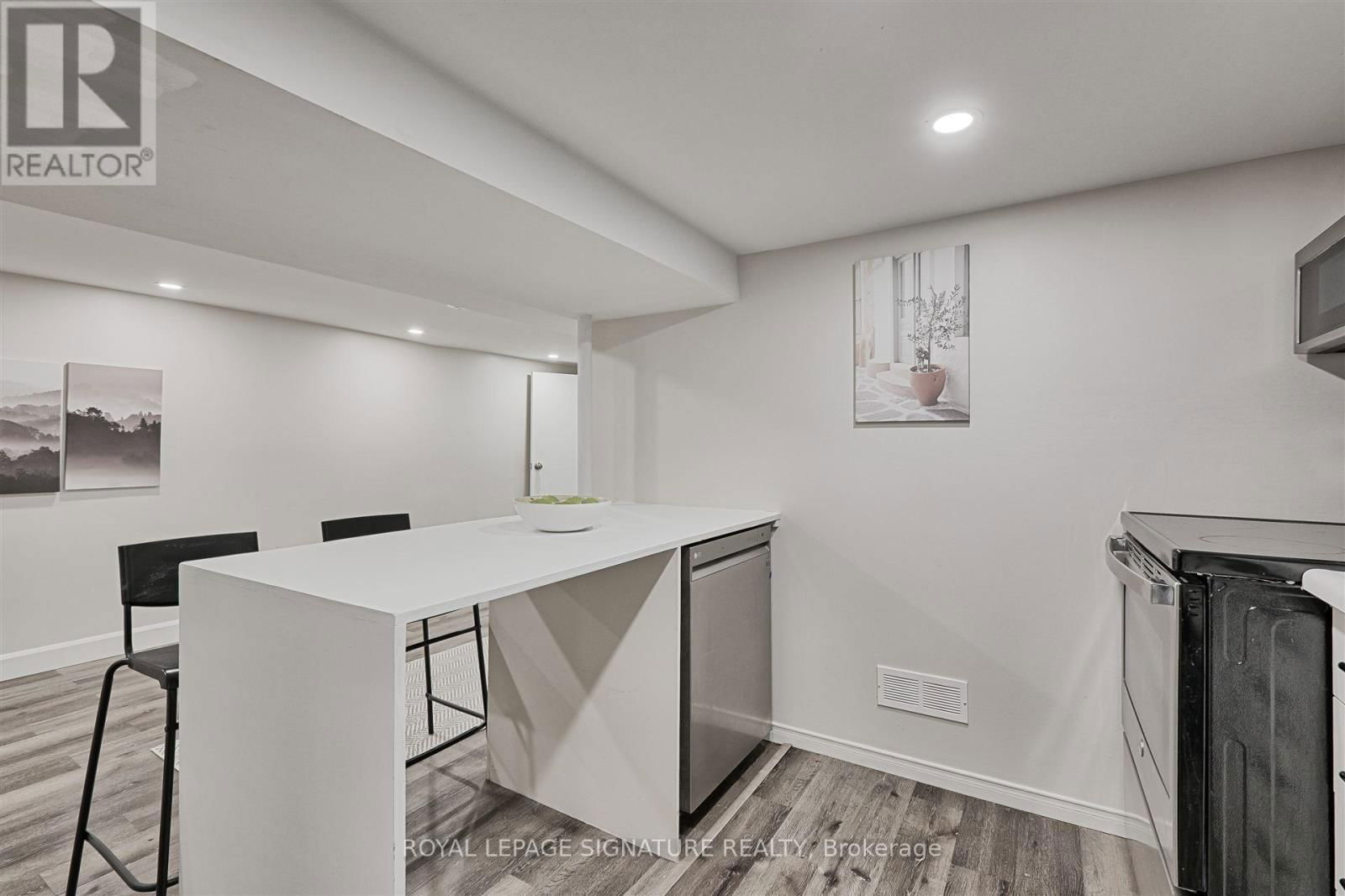 58 LIVINGSTONE AVENUE Image 31