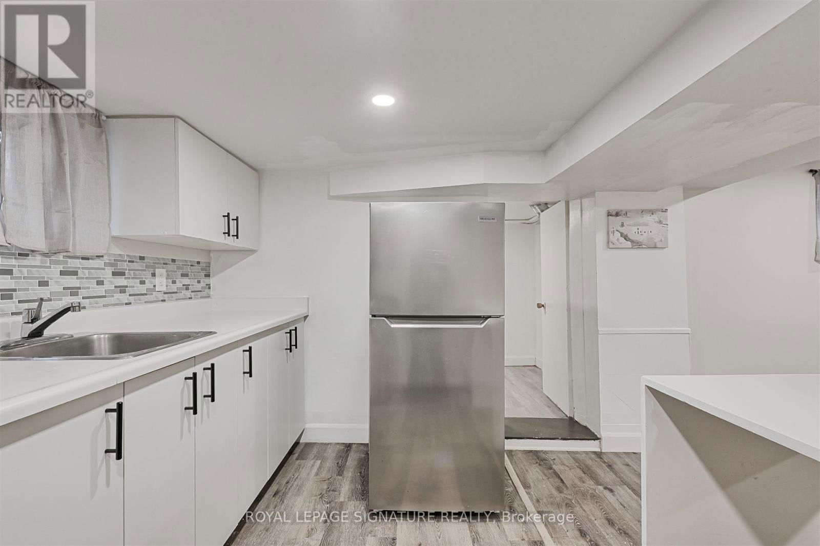 58 LIVINGSTONE AVENUE Image 33
