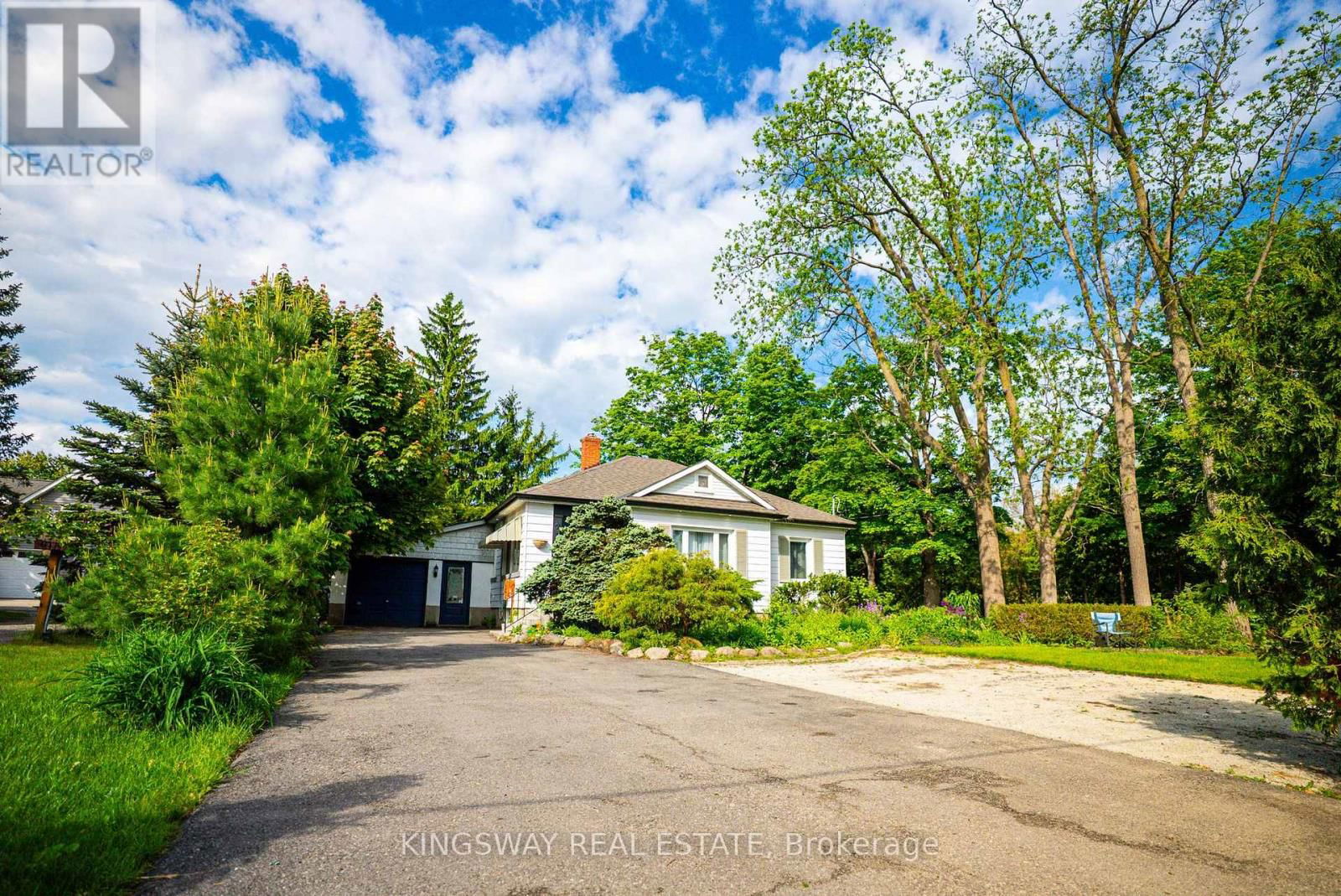 7596 CREDITVIEW ROAD Image 1