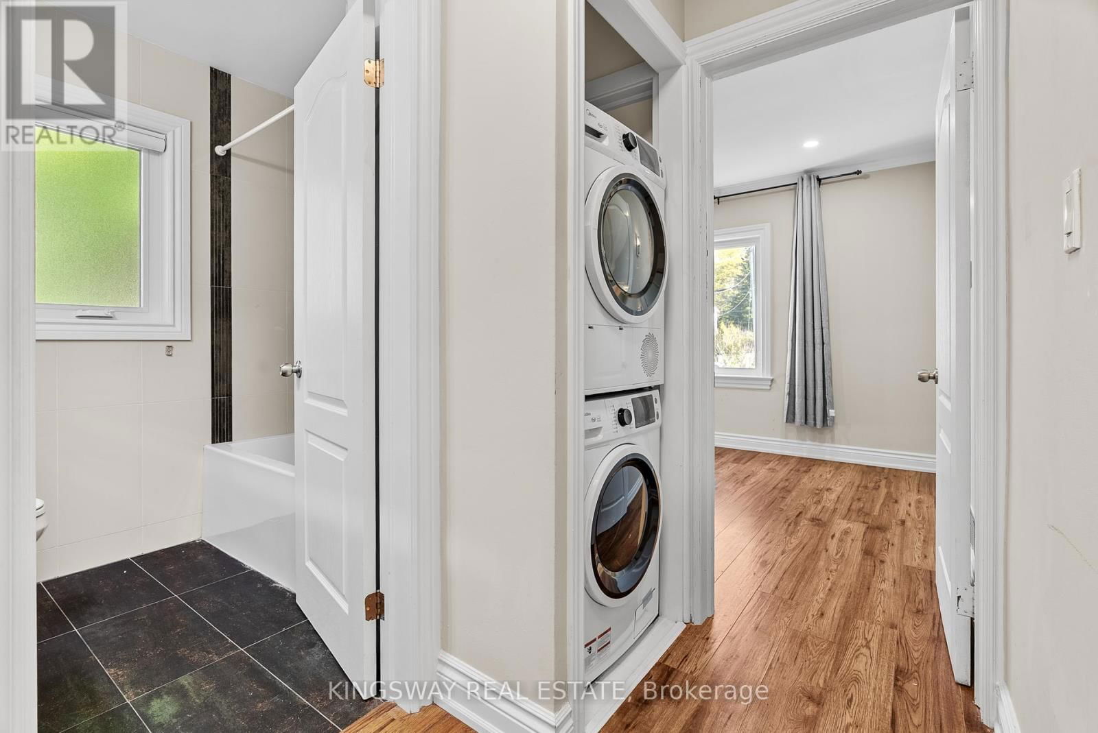 7596 CREDITVIEW ROAD Image 12
