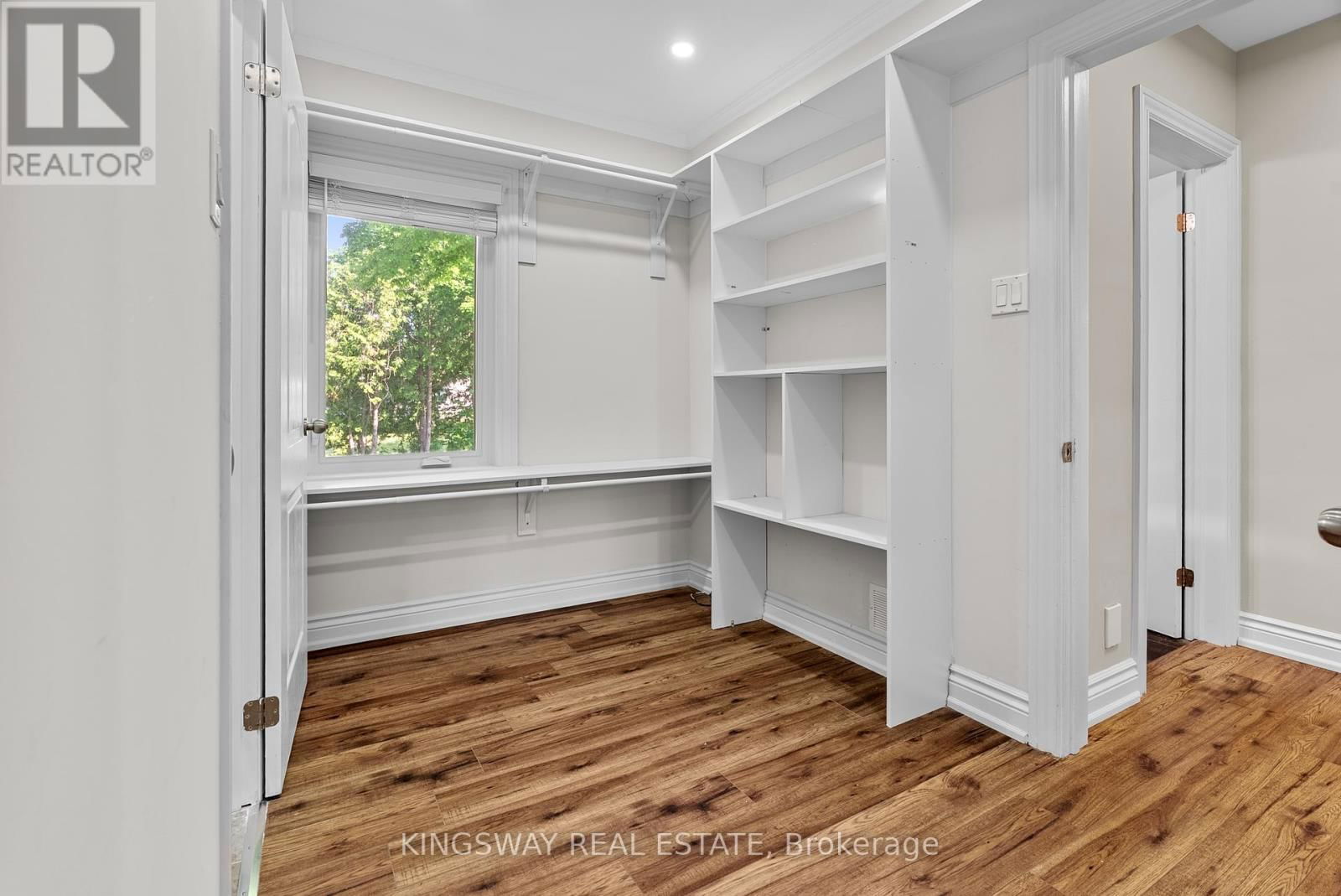7596 CREDITVIEW ROAD Image 16