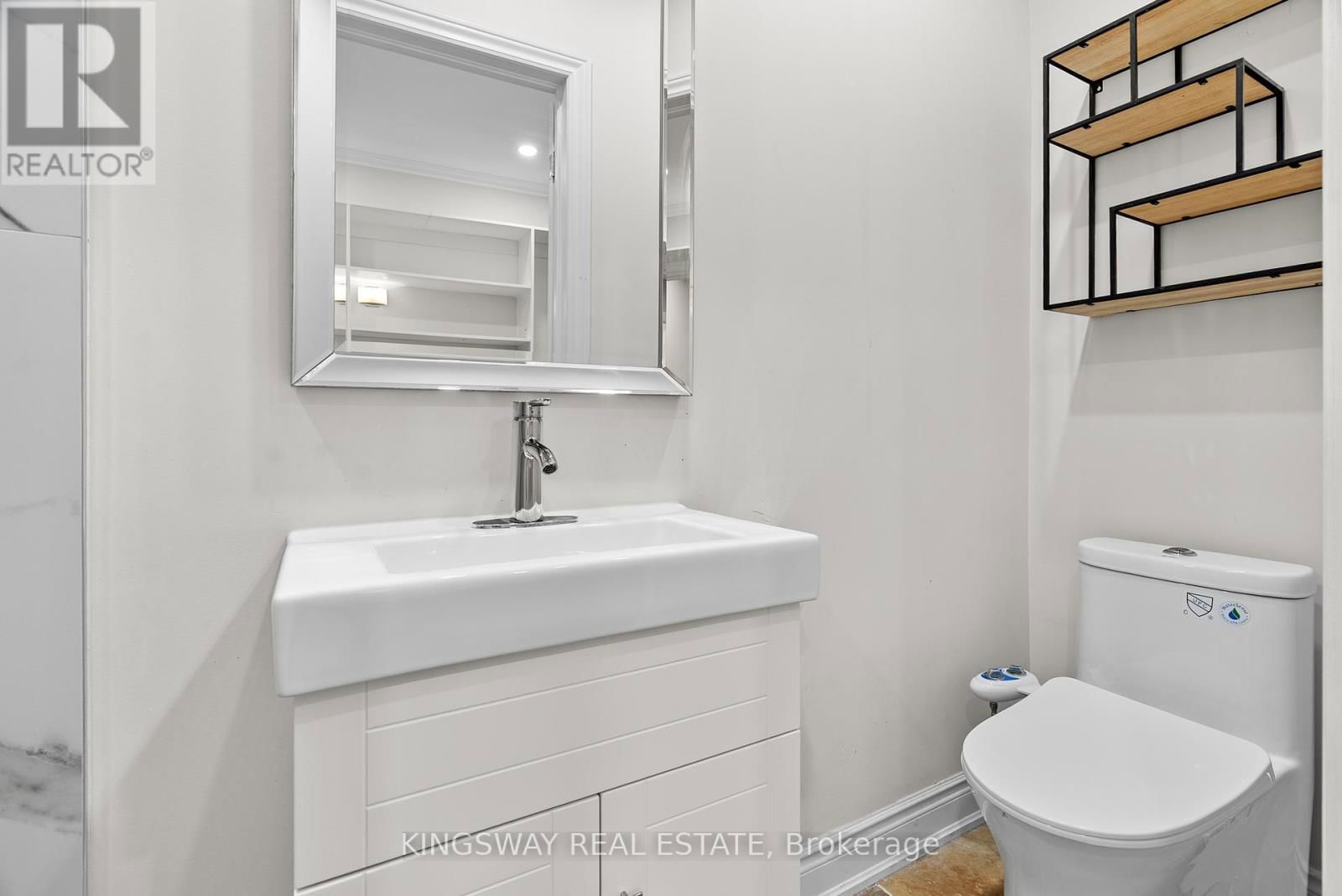 7596 CREDITVIEW ROAD Image 18