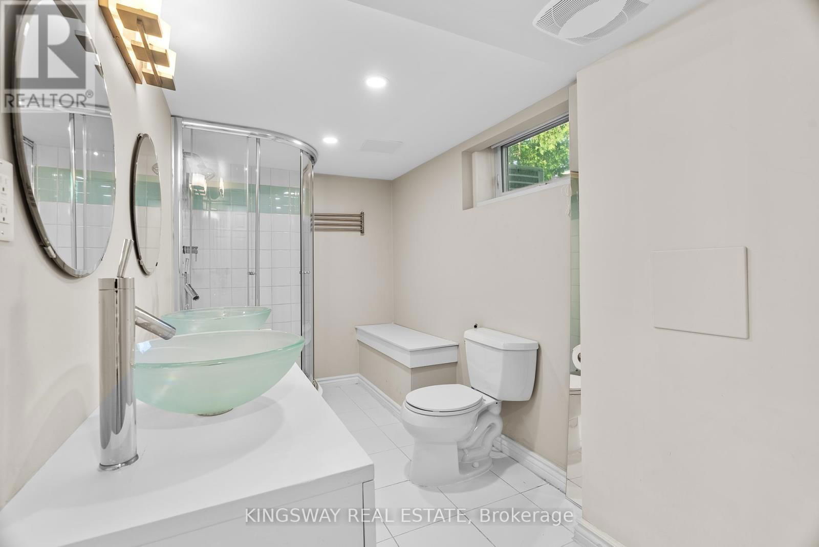 7596 CREDITVIEW ROAD Image 24