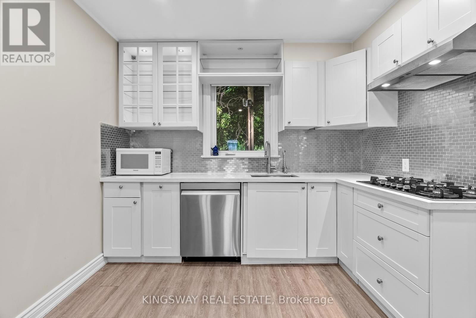 7596 CREDITVIEW ROAD Image 4