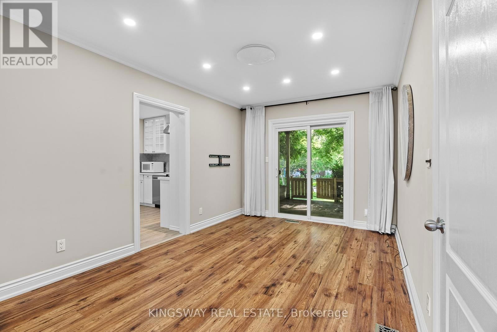 7596 CREDITVIEW ROAD Image 6