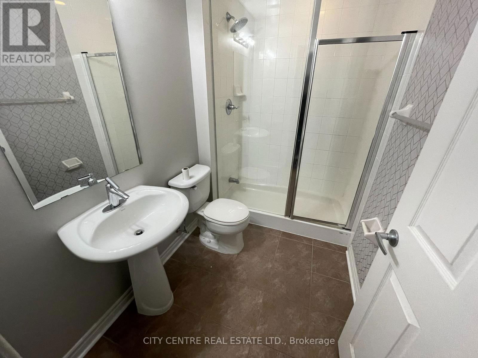 1703 - 388 PRINCE OF WALES DRIVE Image 12