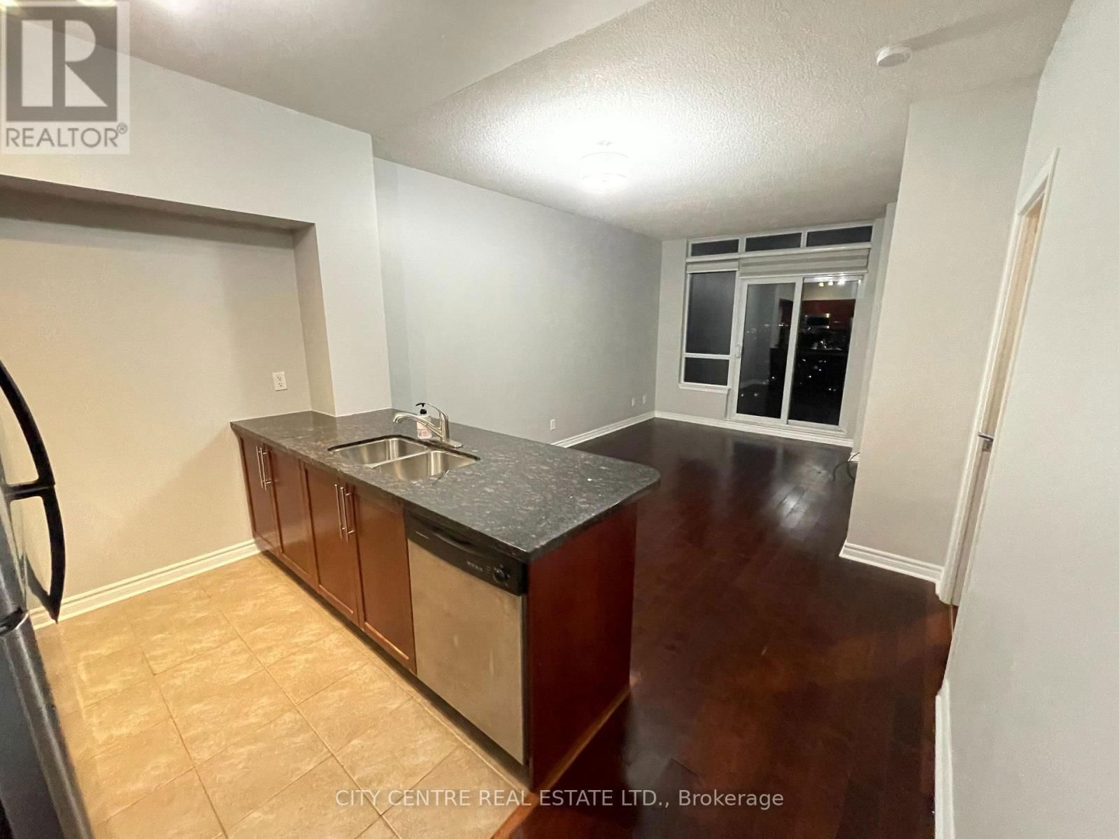 1703 - 388 PRINCE OF WALES DRIVE Image 2