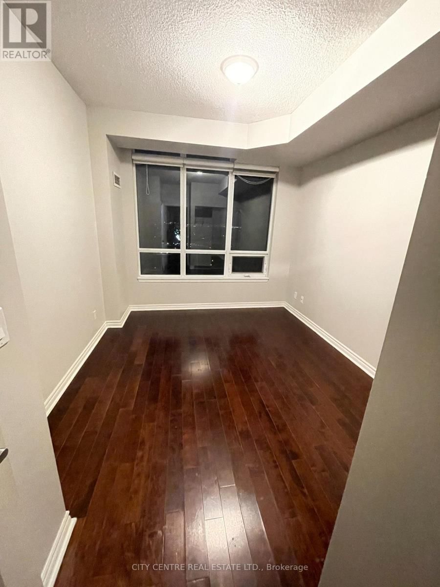 1703 - 388 PRINCE OF WALES DRIVE Image 5