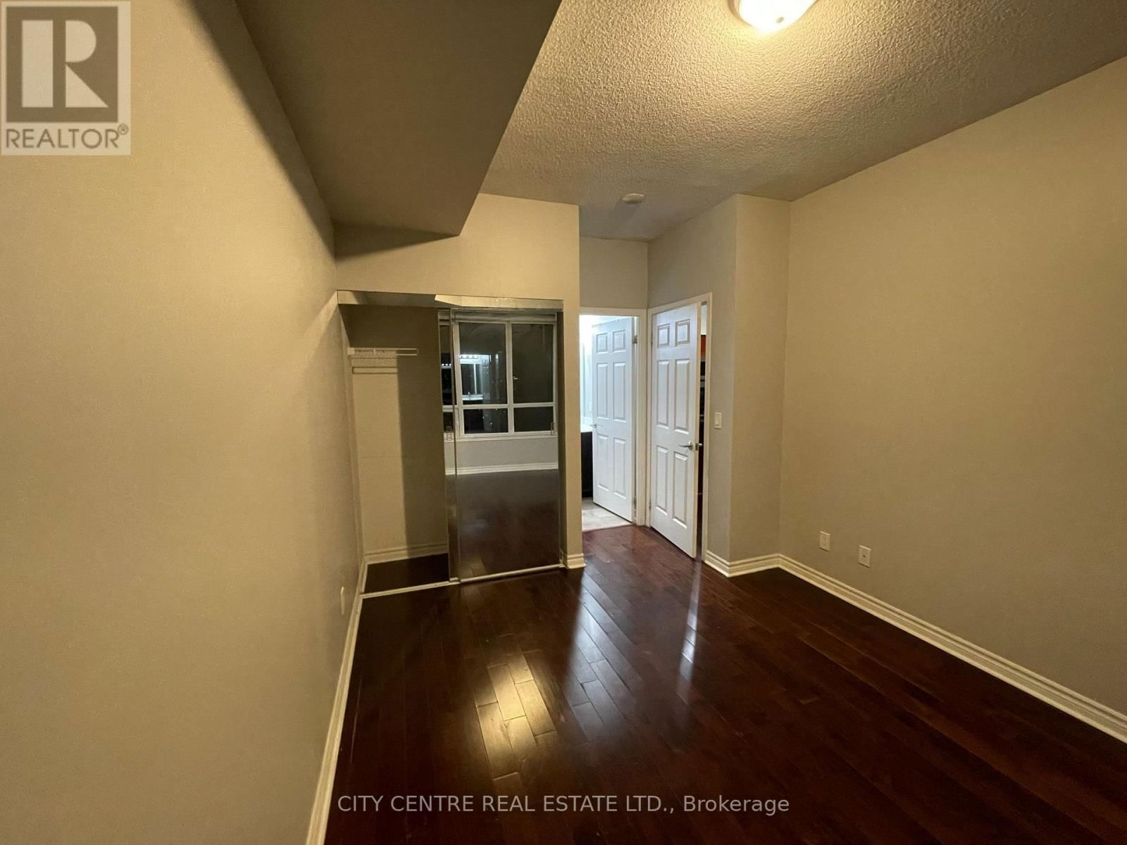 1703 - 388 PRINCE OF WALES DRIVE Image 7