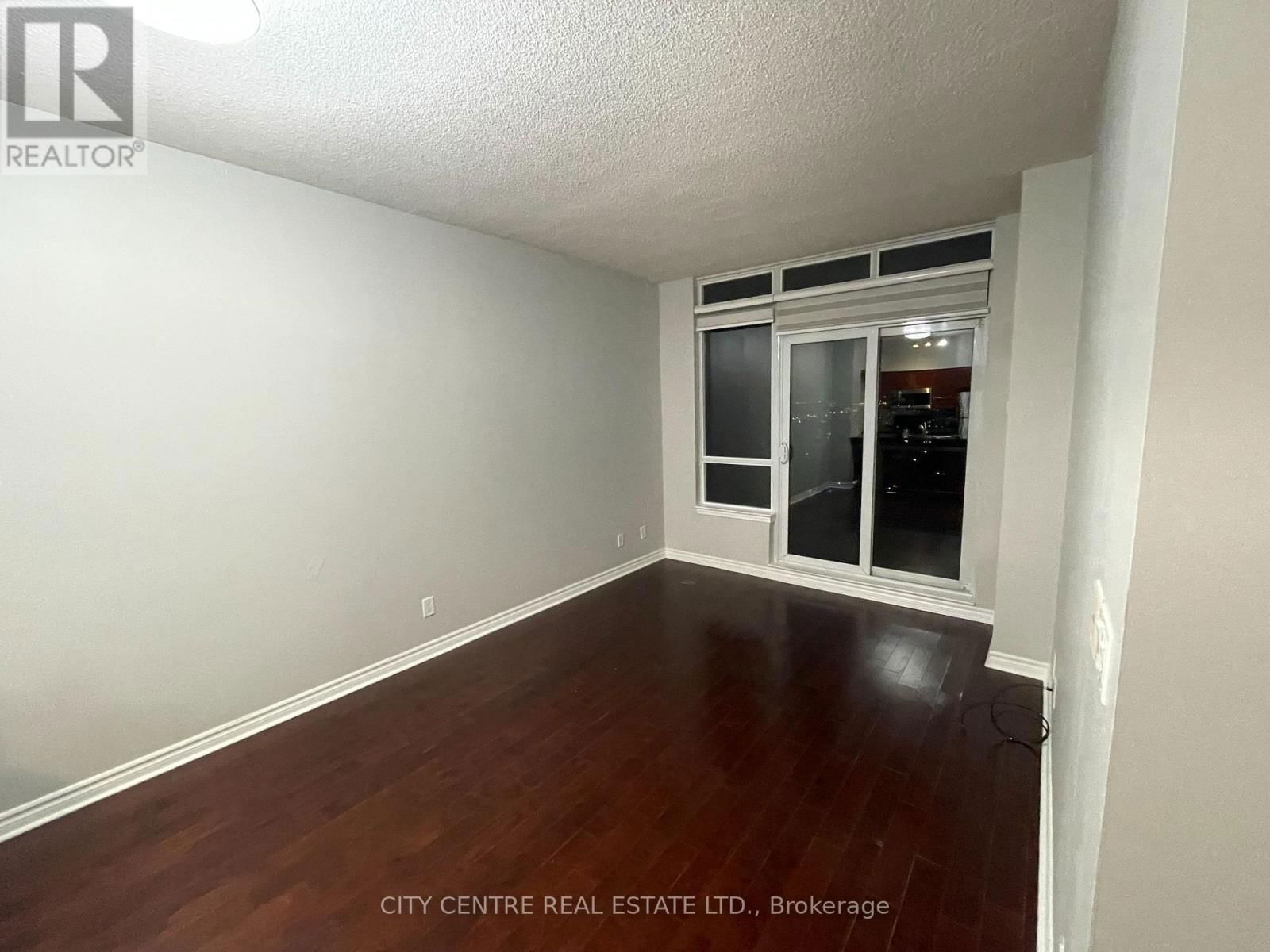1703 - 388 PRINCE OF WALES DRIVE Image 8