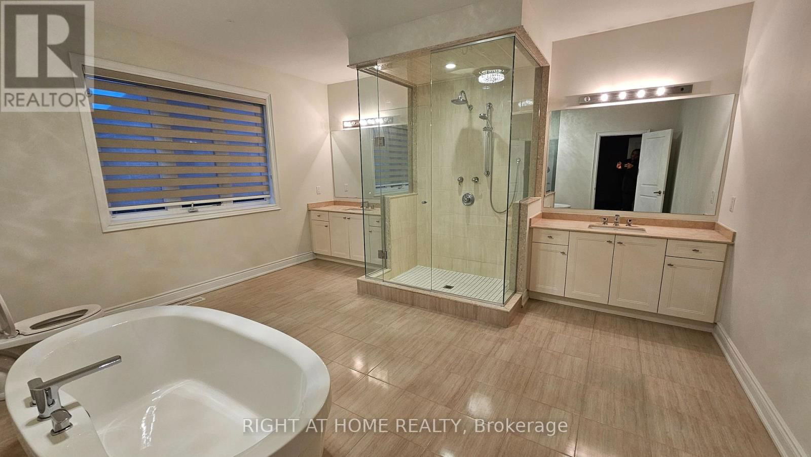 3175 DANIEL WAY Image 25