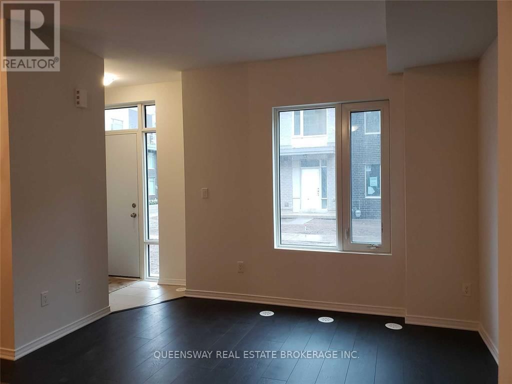 30 - 22 APPLEWOOD LANE Image 5