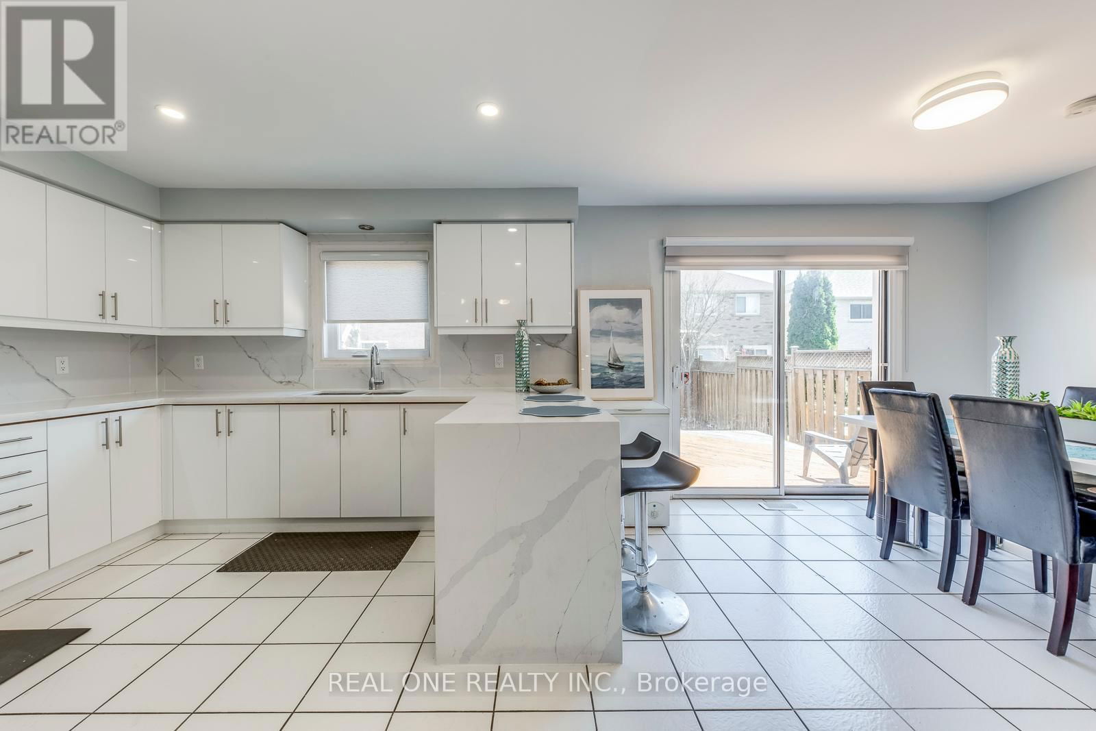 826 WINTERTON WAY Image 17