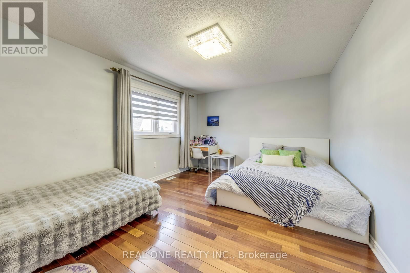 826 WINTERTON WAY Image 25