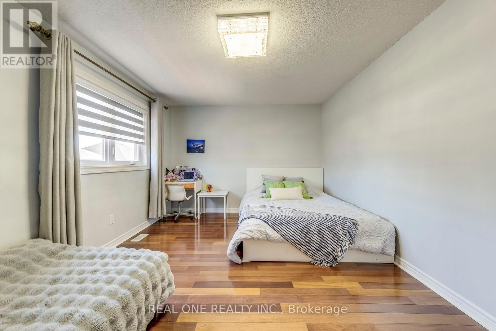 826 WINTERTON WAY Image 26