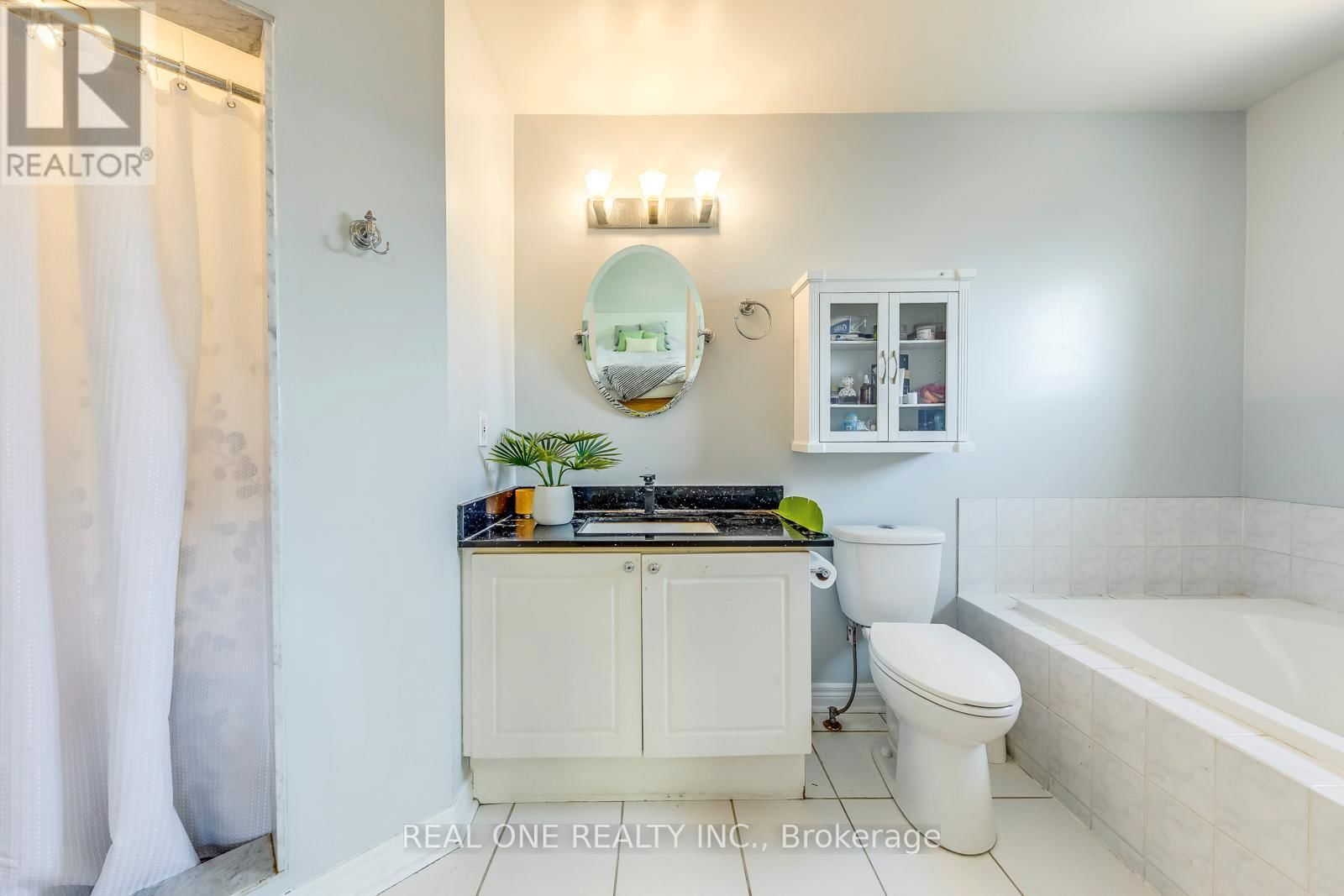 826 WINTERTON WAY Image 28