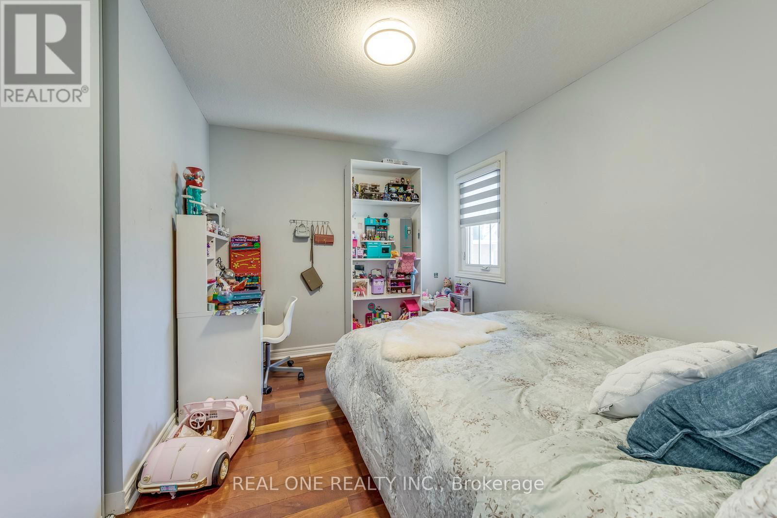 826 WINTERTON WAY Image 31