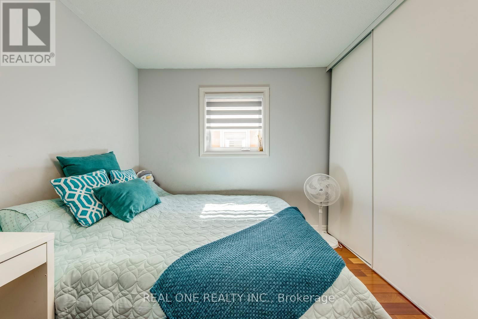 826 WINTERTON WAY Image 34