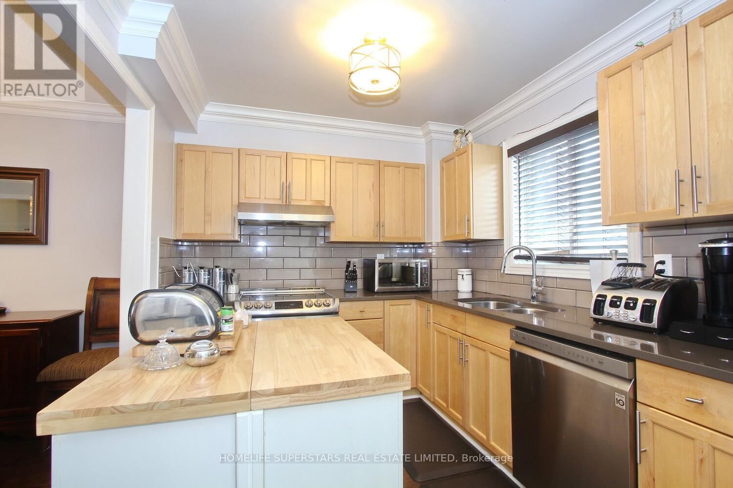 76 MORLEY CRESCENT Image 16