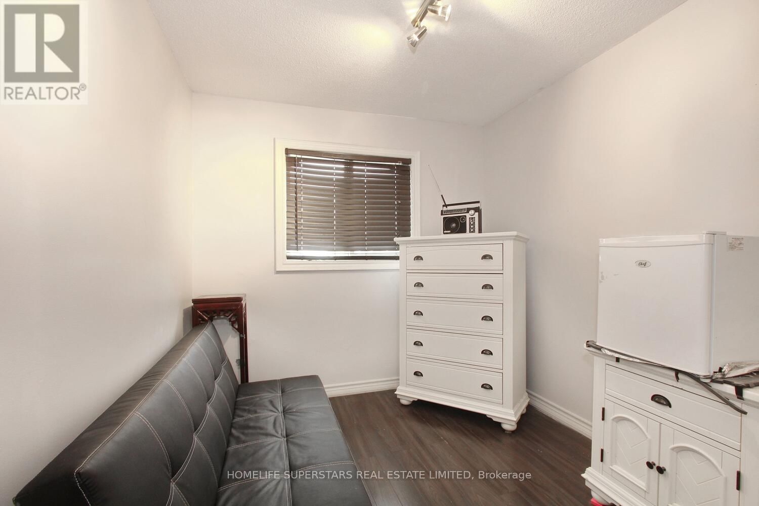 76 MORLEY CRESCENT Image 24