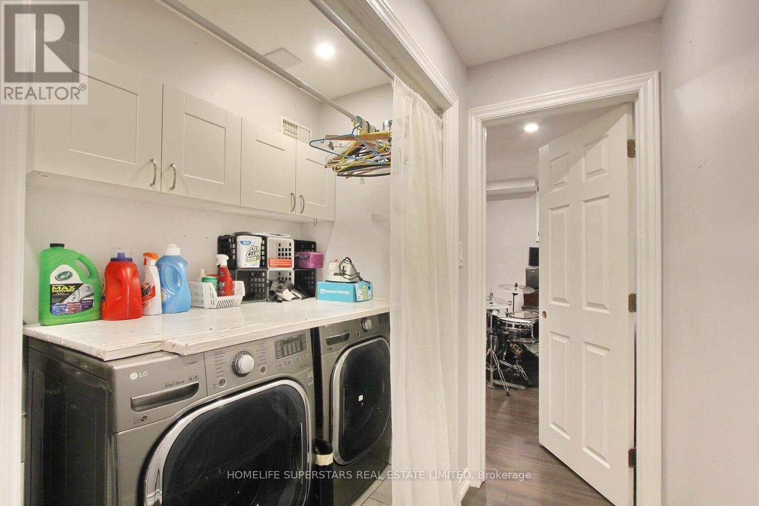 76 MORLEY CRESCENT Image 33