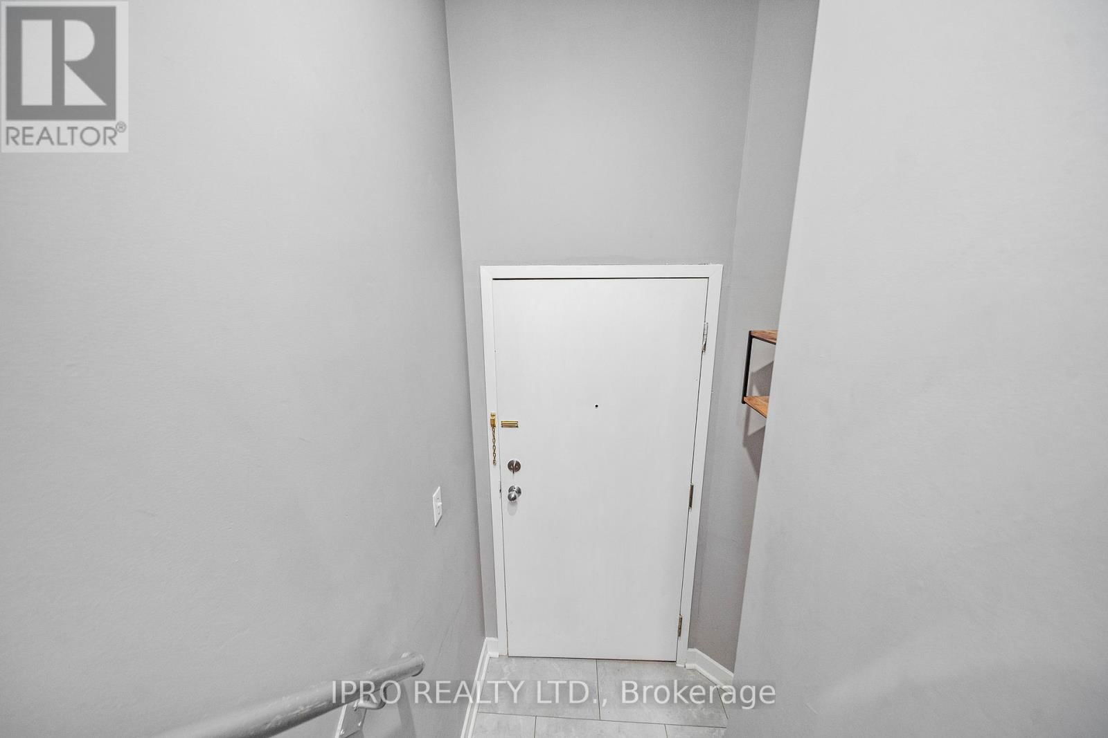 2 - 166 BROADWAY AVENUE Image 11