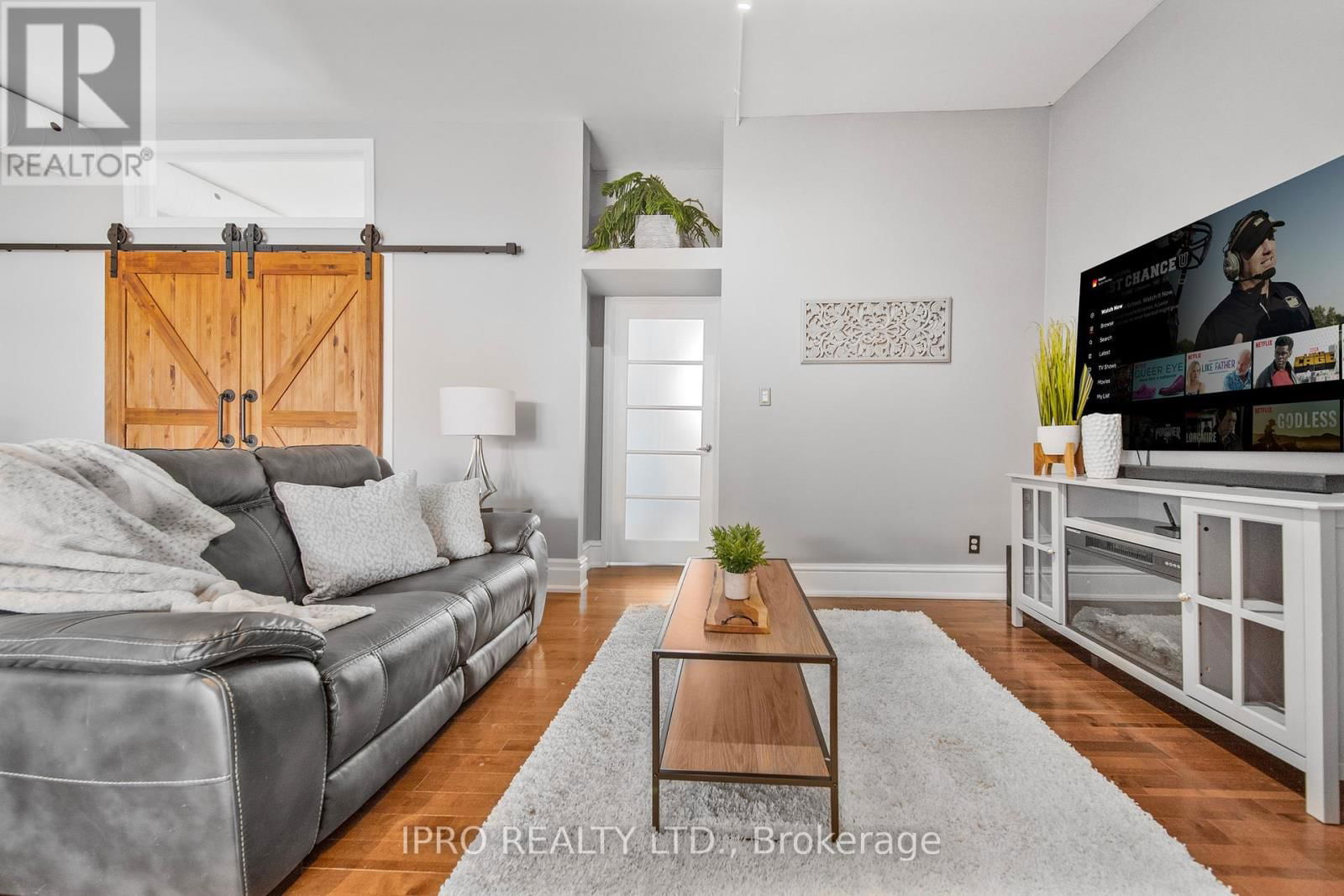 2 - 166 BROADWAY AVENUE Image 22