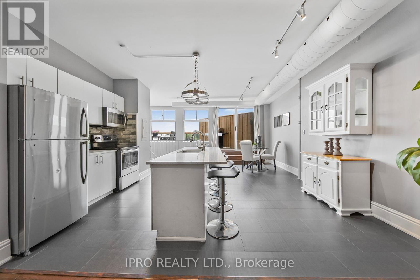 2 - 166 BROADWAY AVENUE Image 25