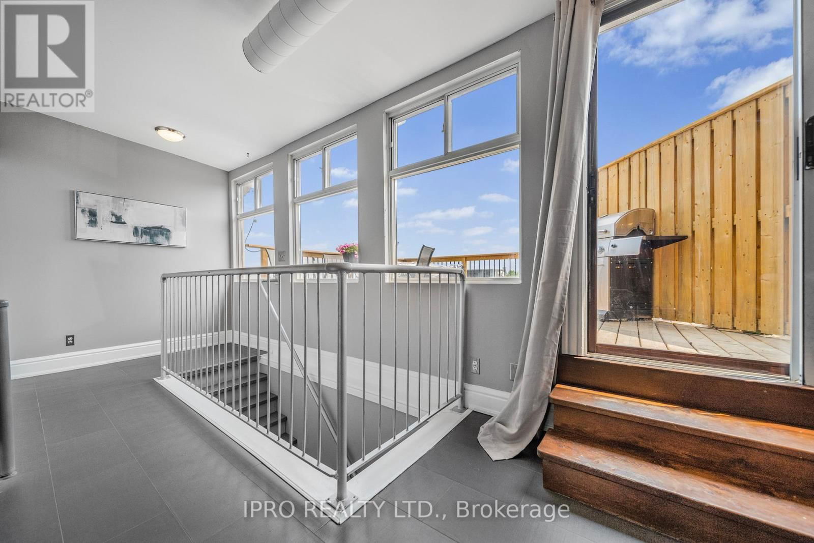 2 - 166 BROADWAY AVENUE Image 30