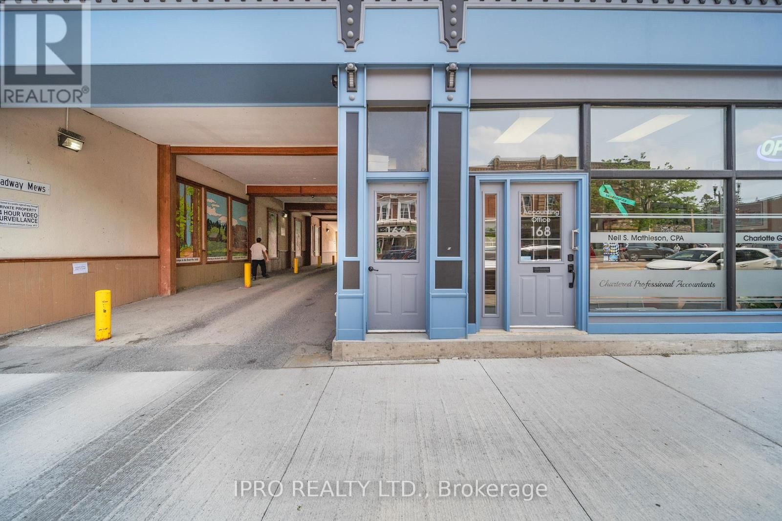 2 - 166 BROADWAY AVENUE Image 9