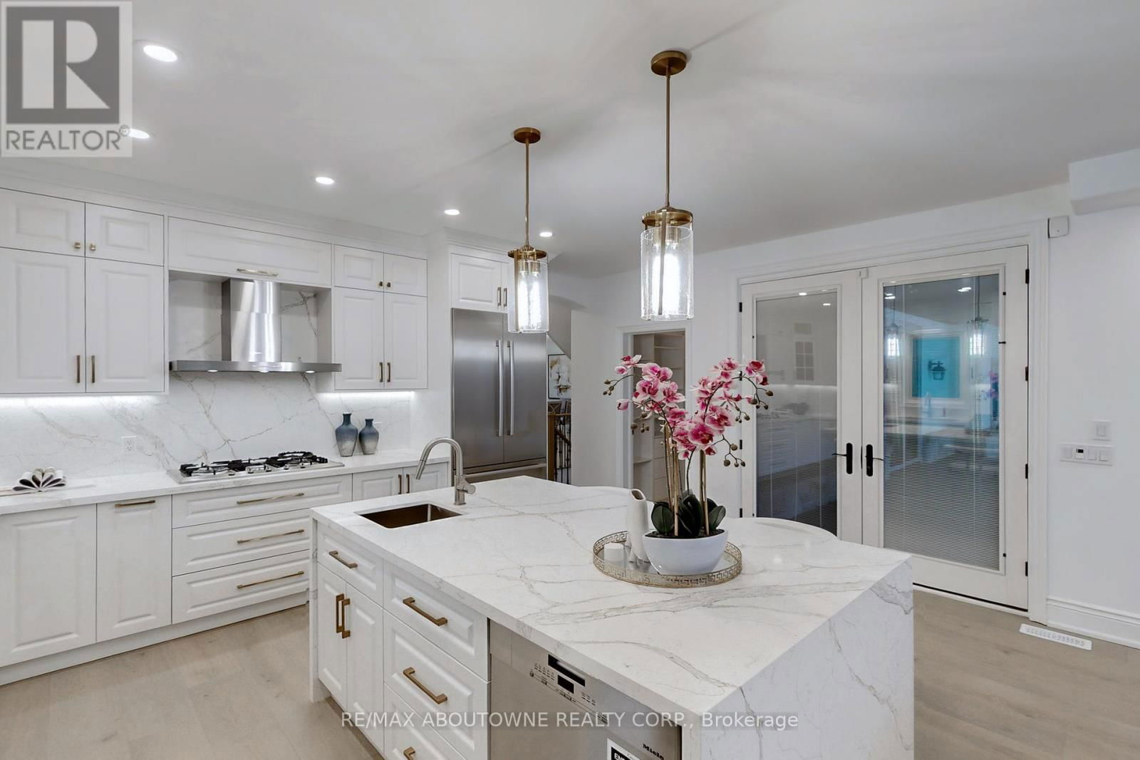 116 PARKWOOD COURT Image 13