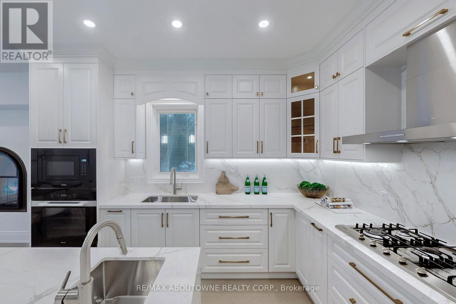 116 PARKWOOD COURT Image 16
