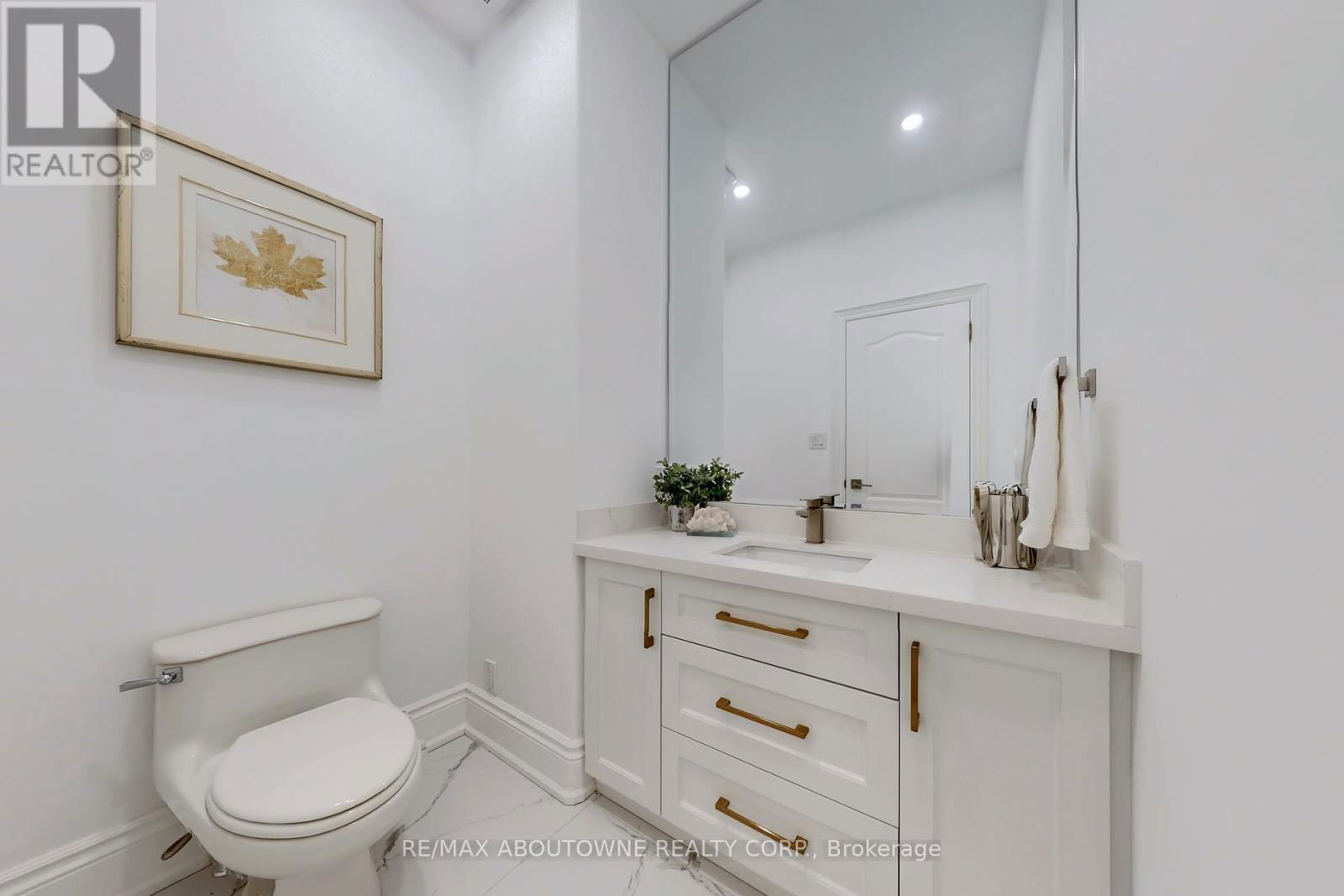 116 PARKWOOD COURT Image 21