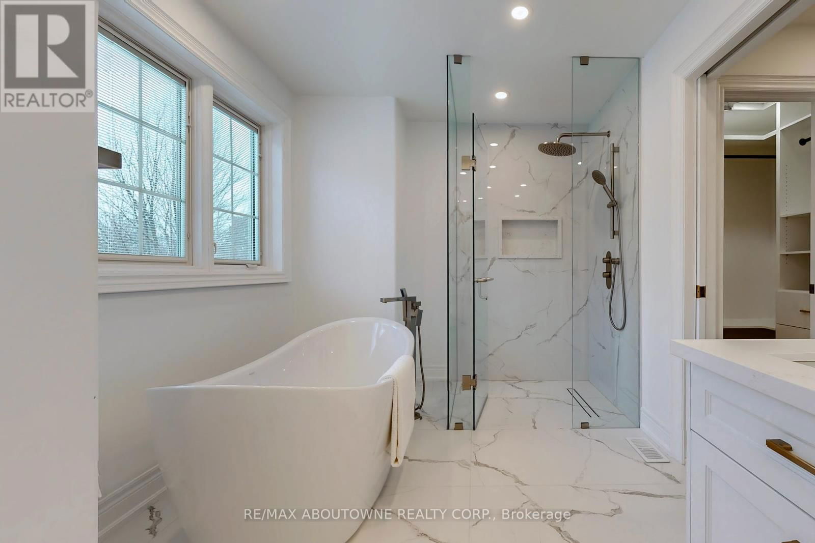 116 PARKWOOD COURT Image 27