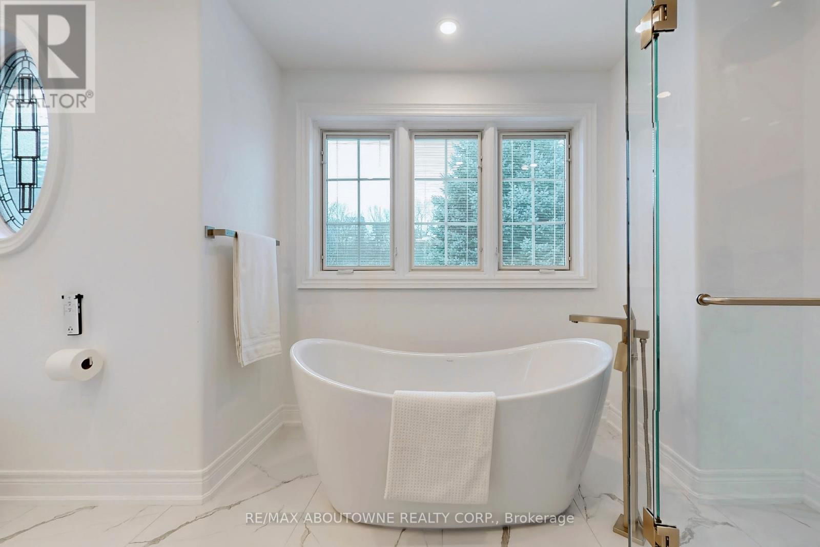 116 PARKWOOD COURT Image 28