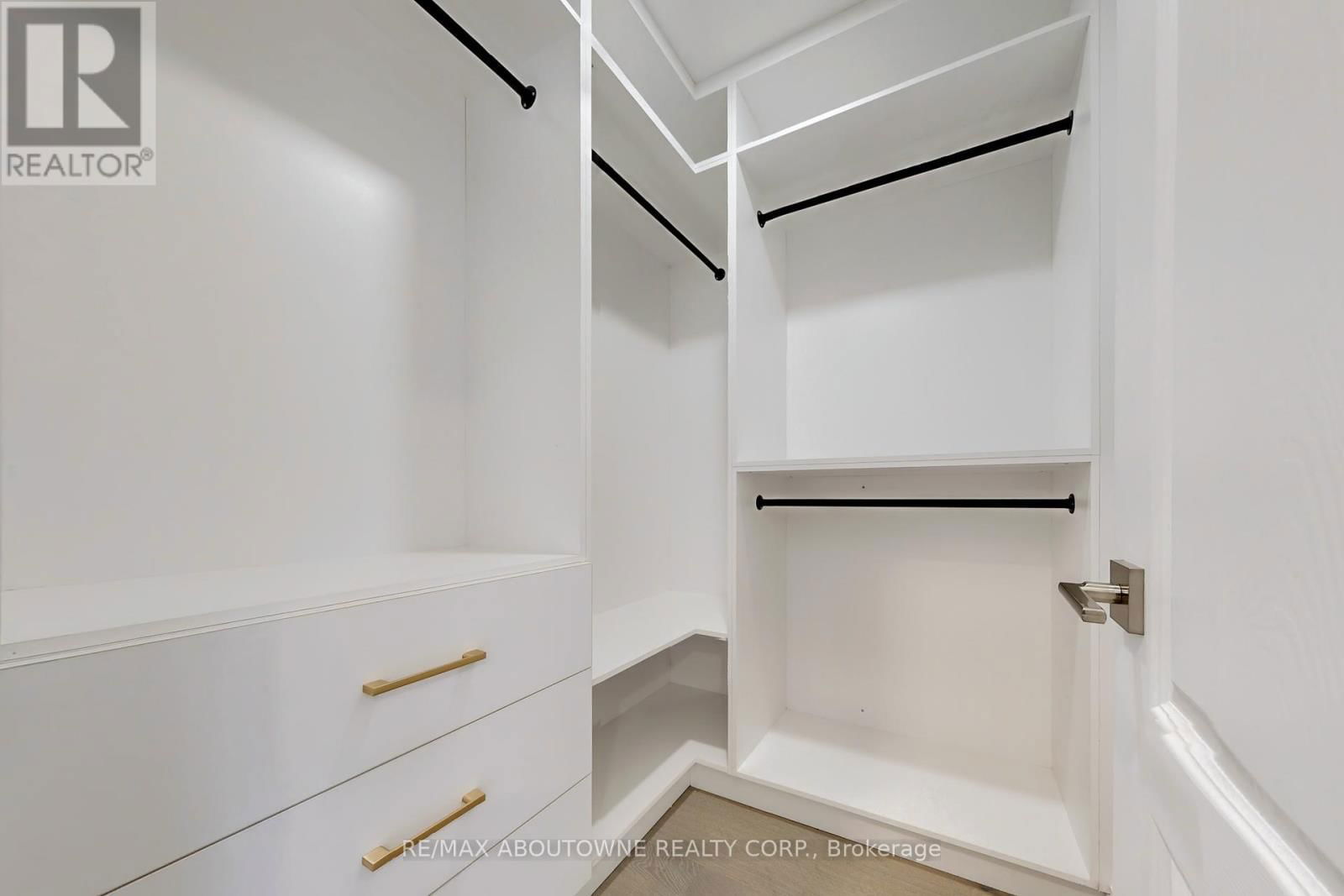 116 PARKWOOD COURT Image 29